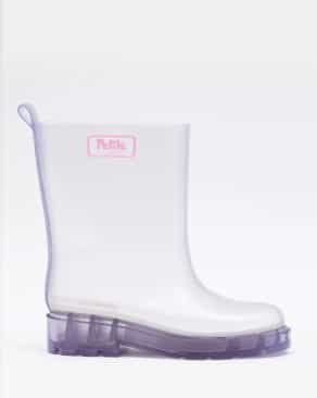 Bota infantil transparente da Petite Jolie.